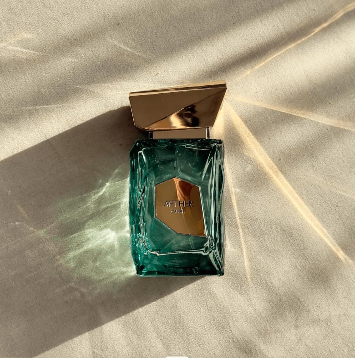 Fragrance World French Avenue  - Perfume Is Fragrance World บทวิจารณ์และราคา